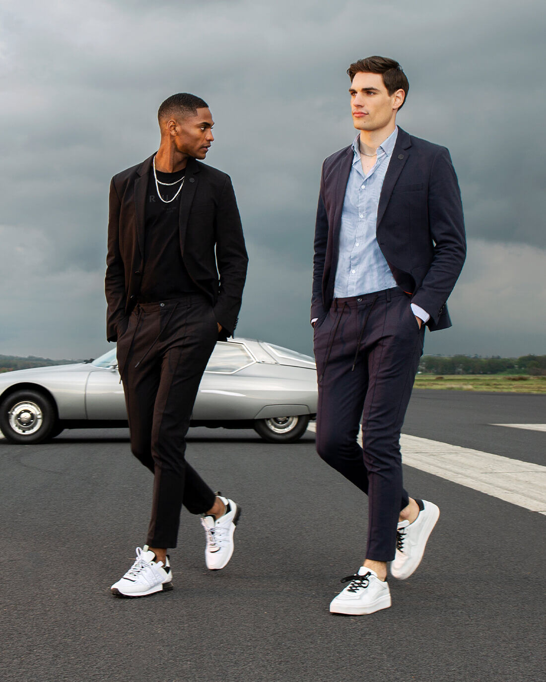 Suit with gucci sneakers online