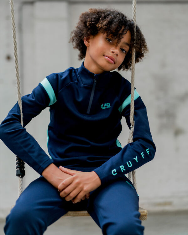 Corner Suit