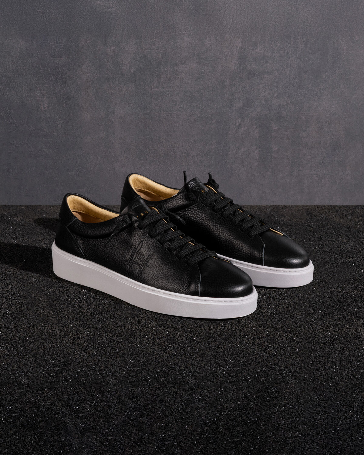 Minimal, Black, hi-res