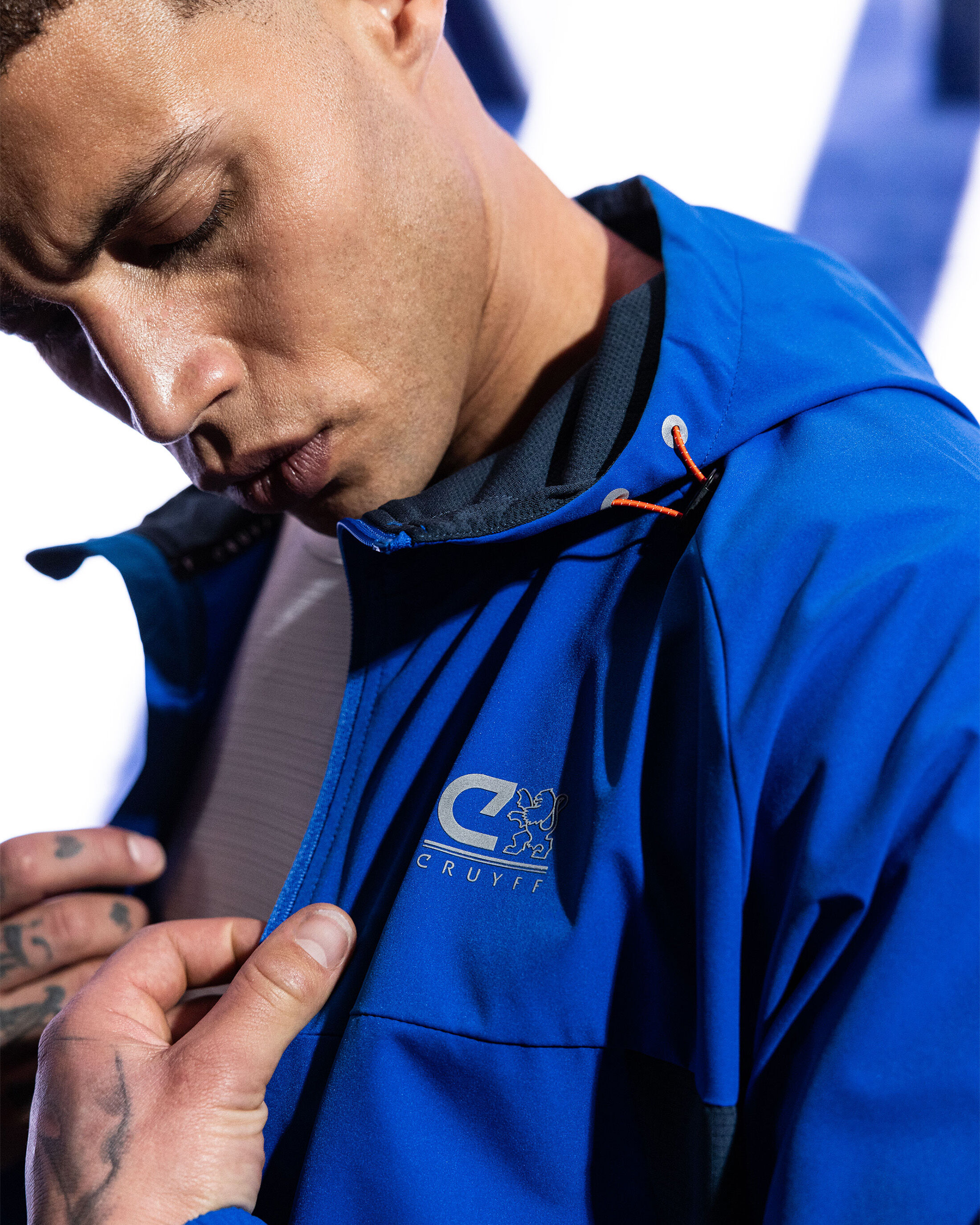 トップス CMF WINDBREAKER S/S SHIRTS EMS Unisex Lightweight Hooded Raglan Full-Zip Rain Jacket