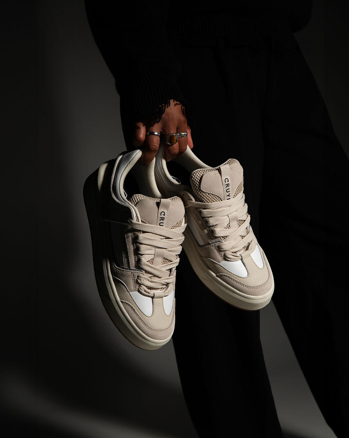 Kickturn, White/Miscellaneous, hi-res