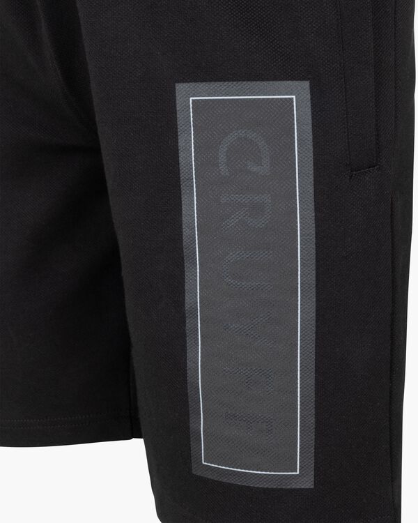 Estru Short