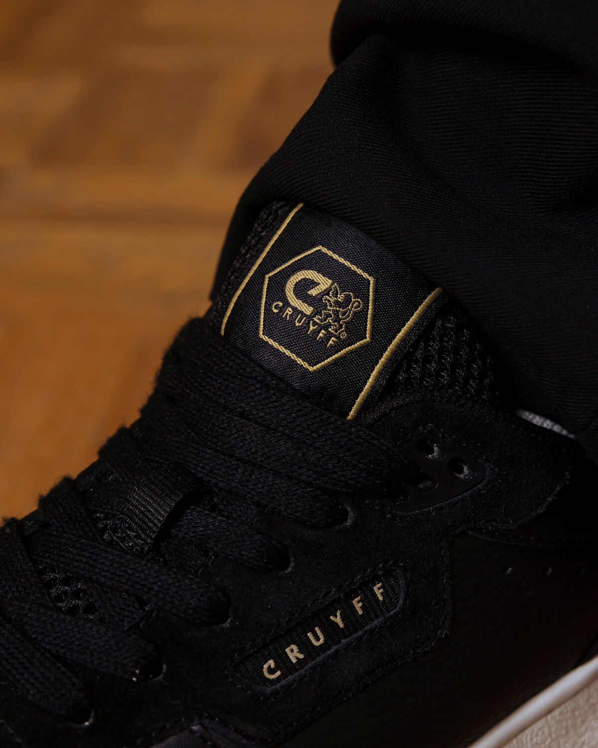 Volteria, Black, hi-res