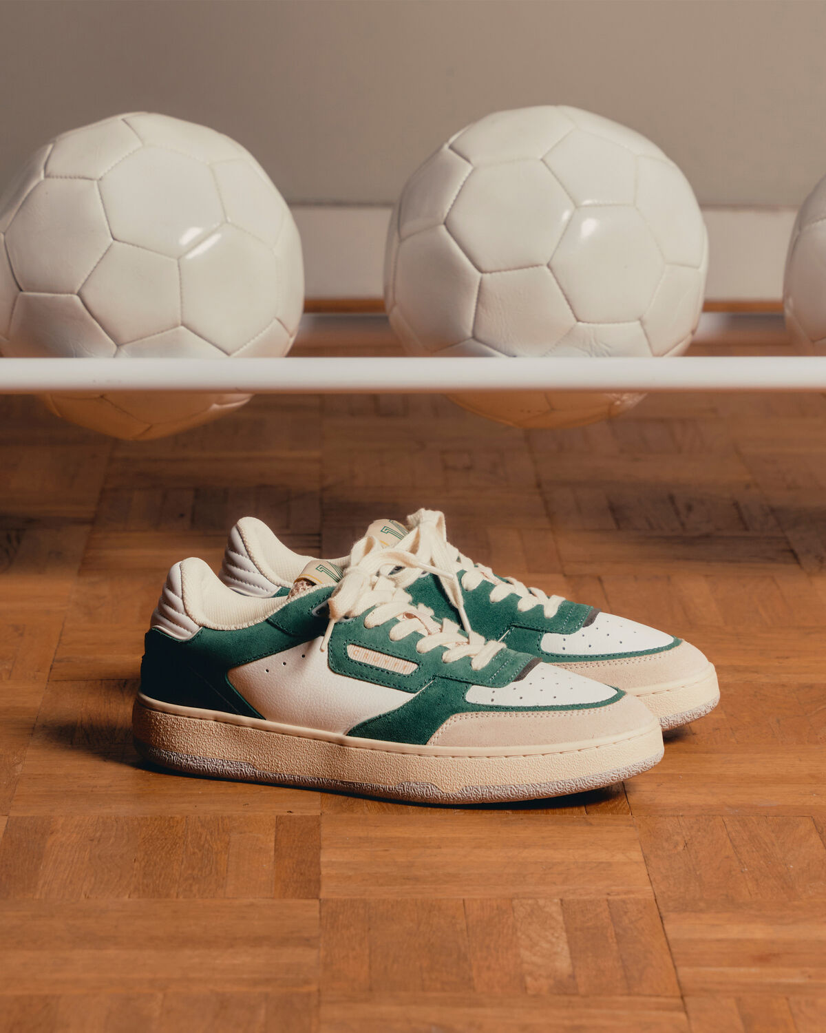 Volteria, White/Green, hi-res
