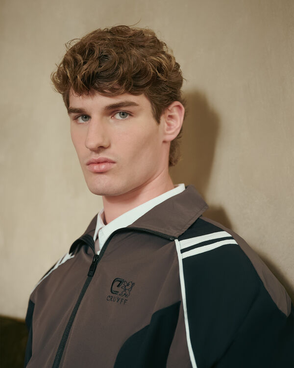 Icon League Tracktop