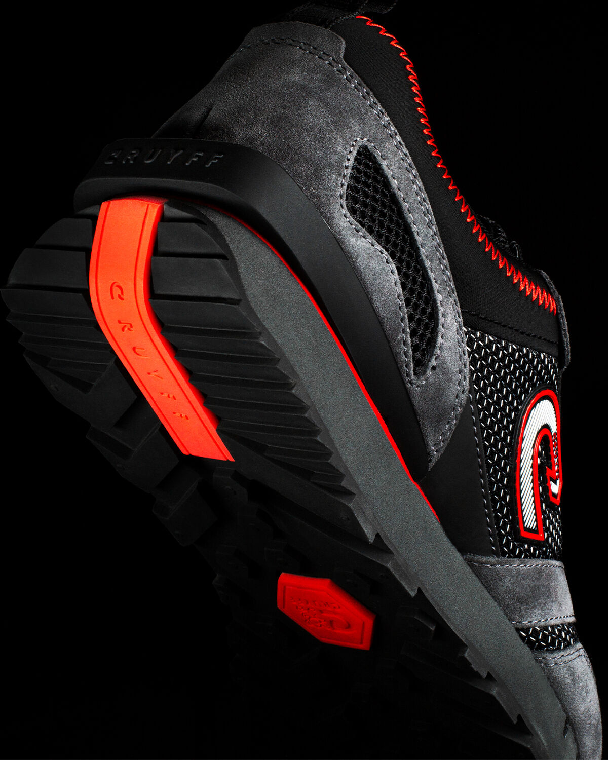 Altius, Black/Red, hi-res