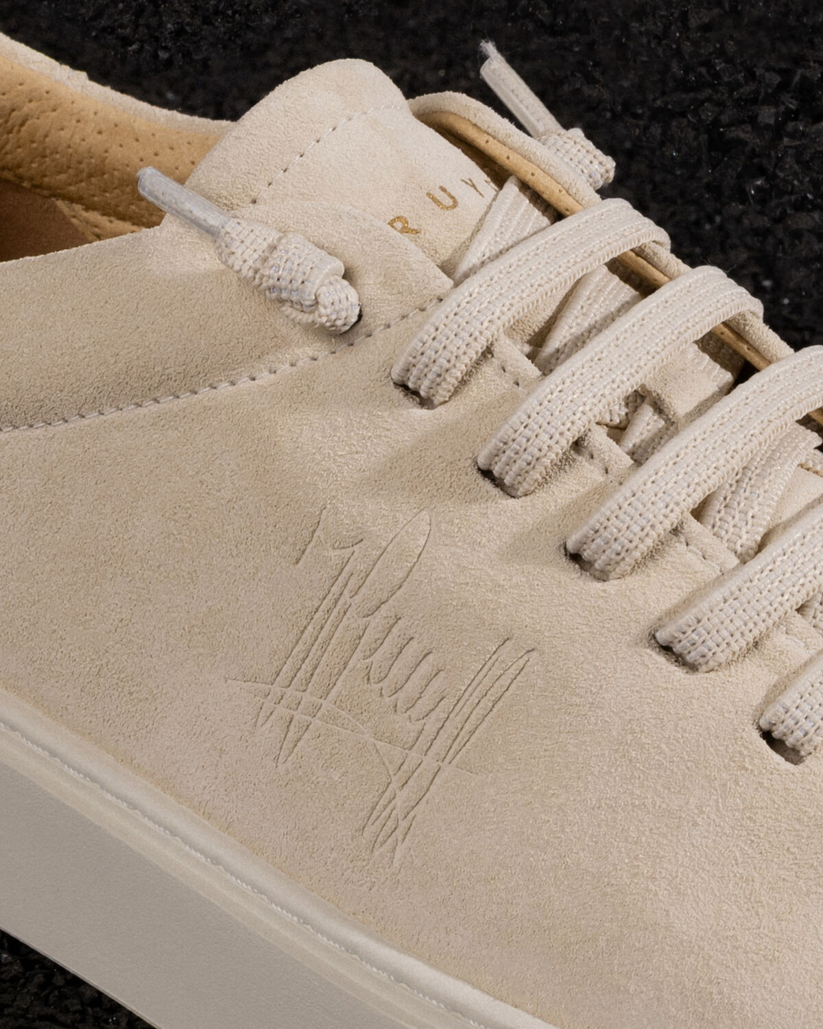 Minimal, Cr&egrave;me, hi-res