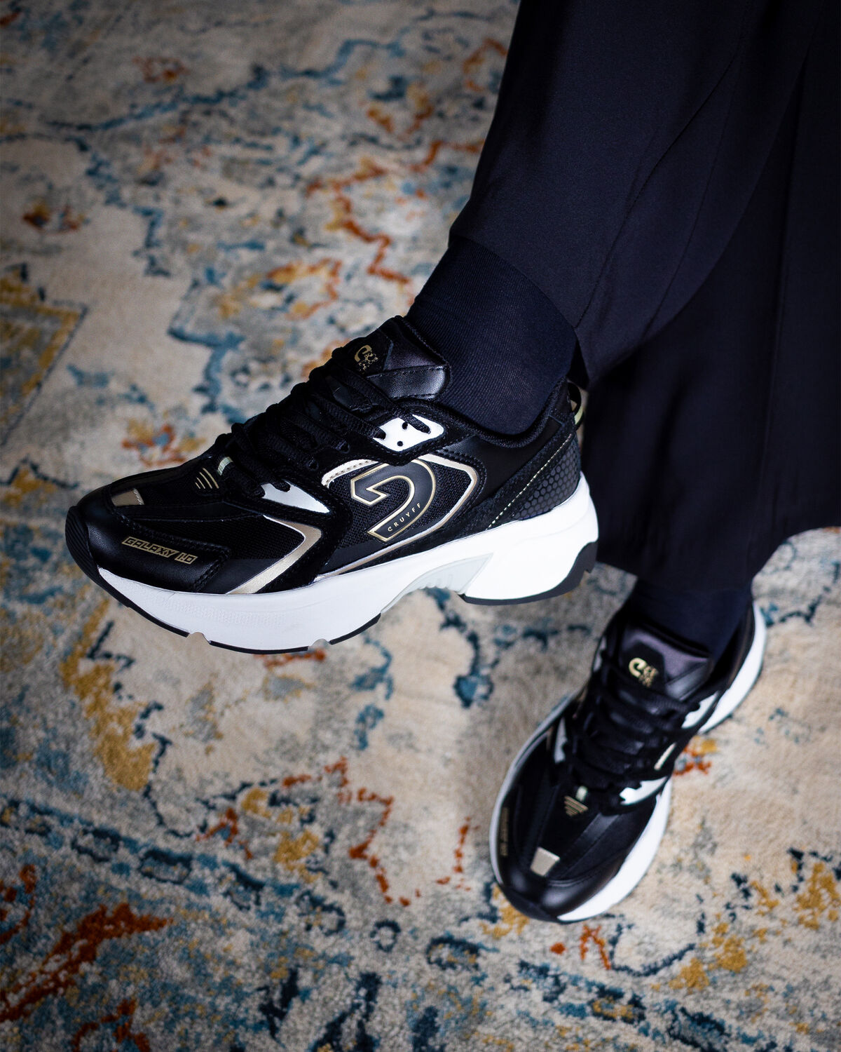 Galaxy Runner, Black/Gold, hi-res