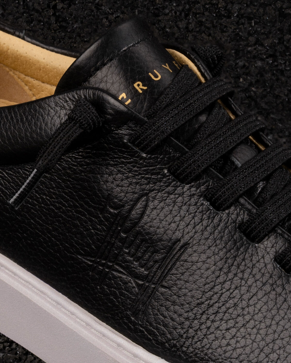 Minimal, Black, hi-res