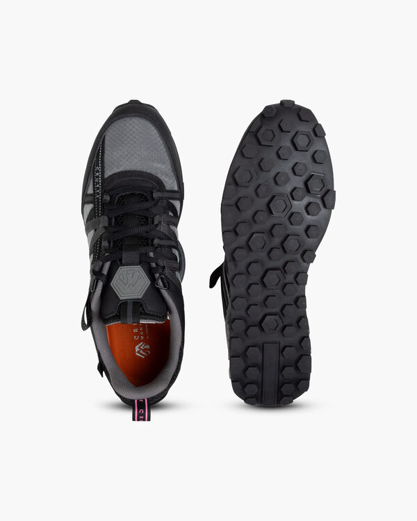 Fearia Hex-Tech // Montserrat