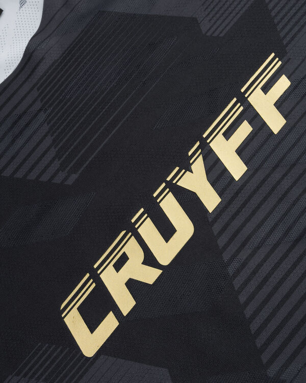 Huddle Tee