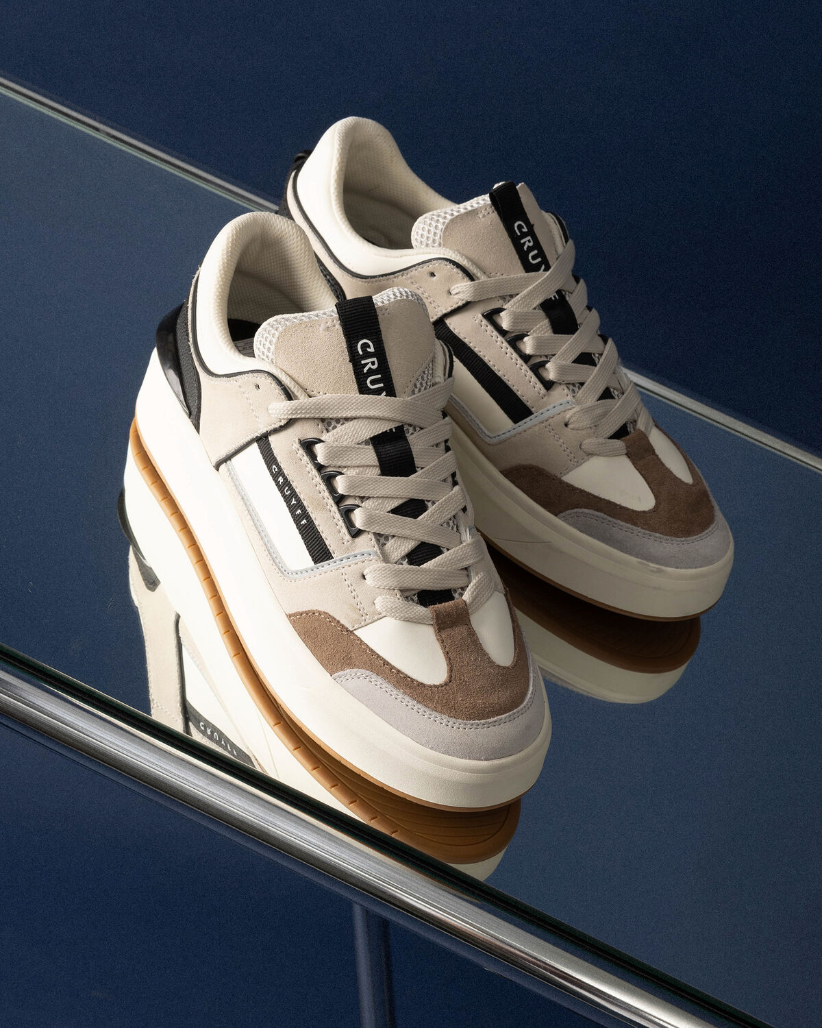 Kickturn, White/Miscellaneous, hi-res